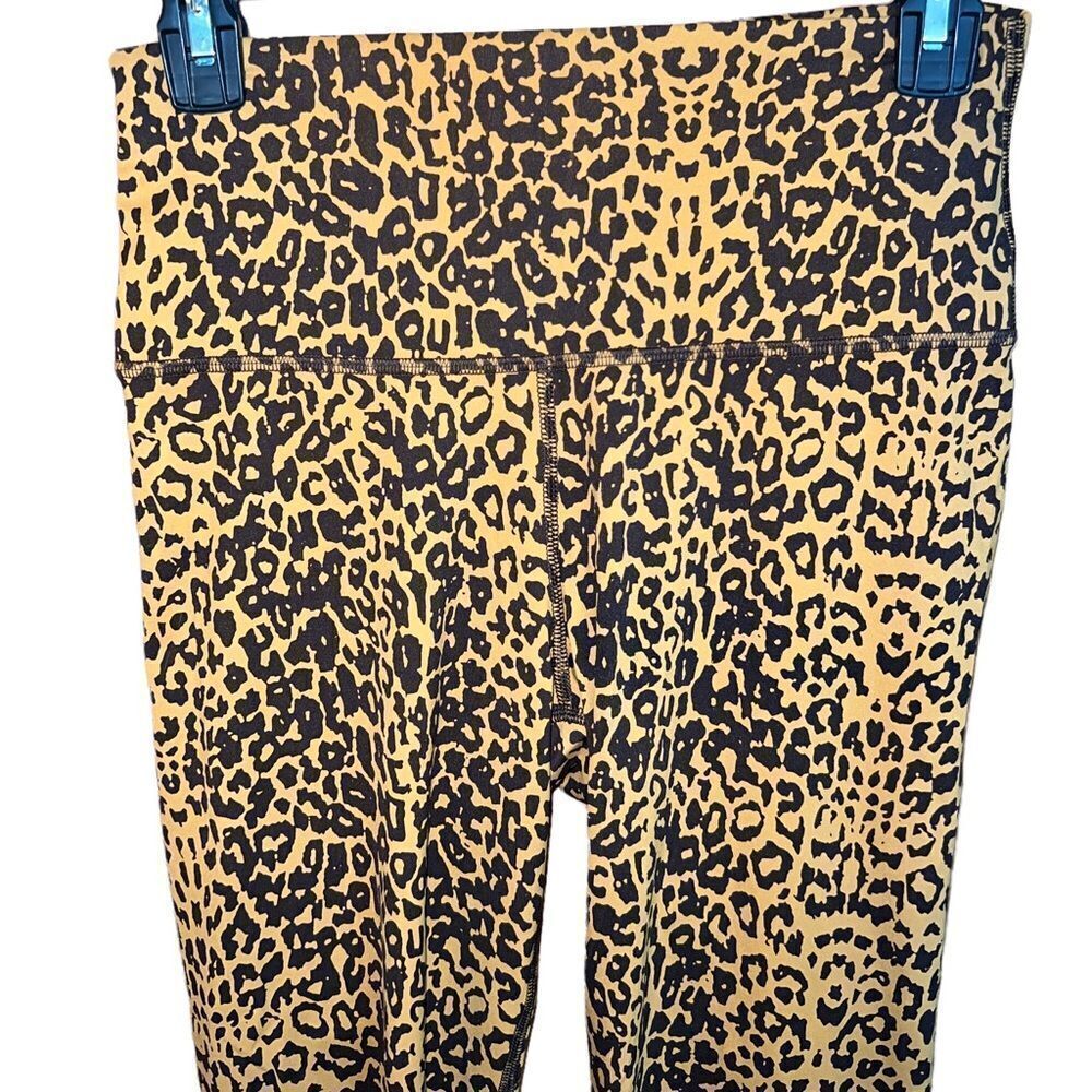 Stella & Dot Don’t Let Them Tell You No cheetah print leggings size medium